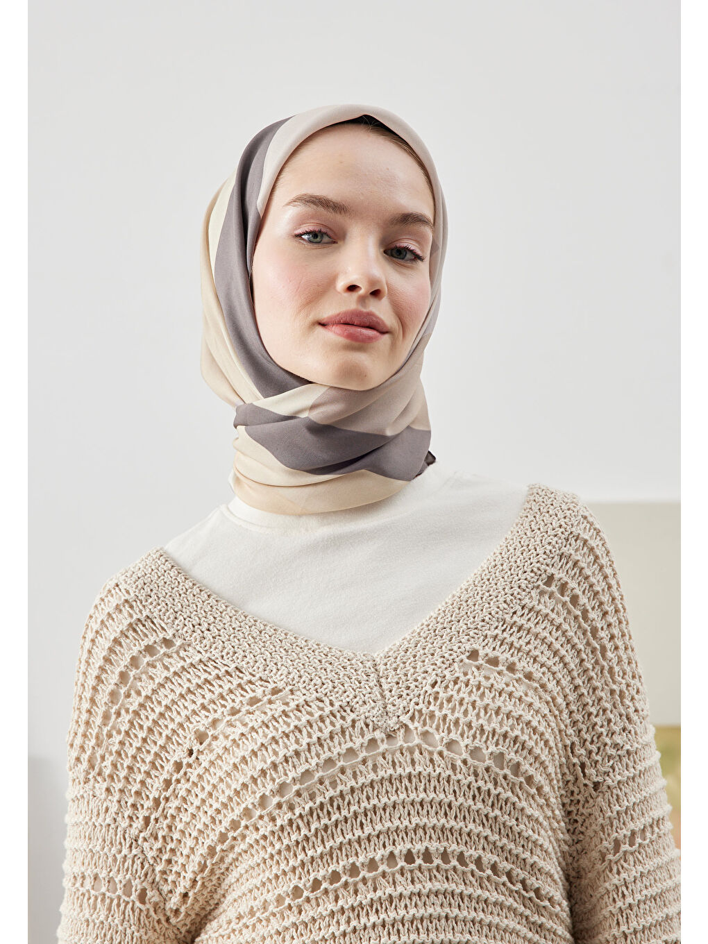 Multı Colors Desen Pamuk İpek Eşarp Bej-2