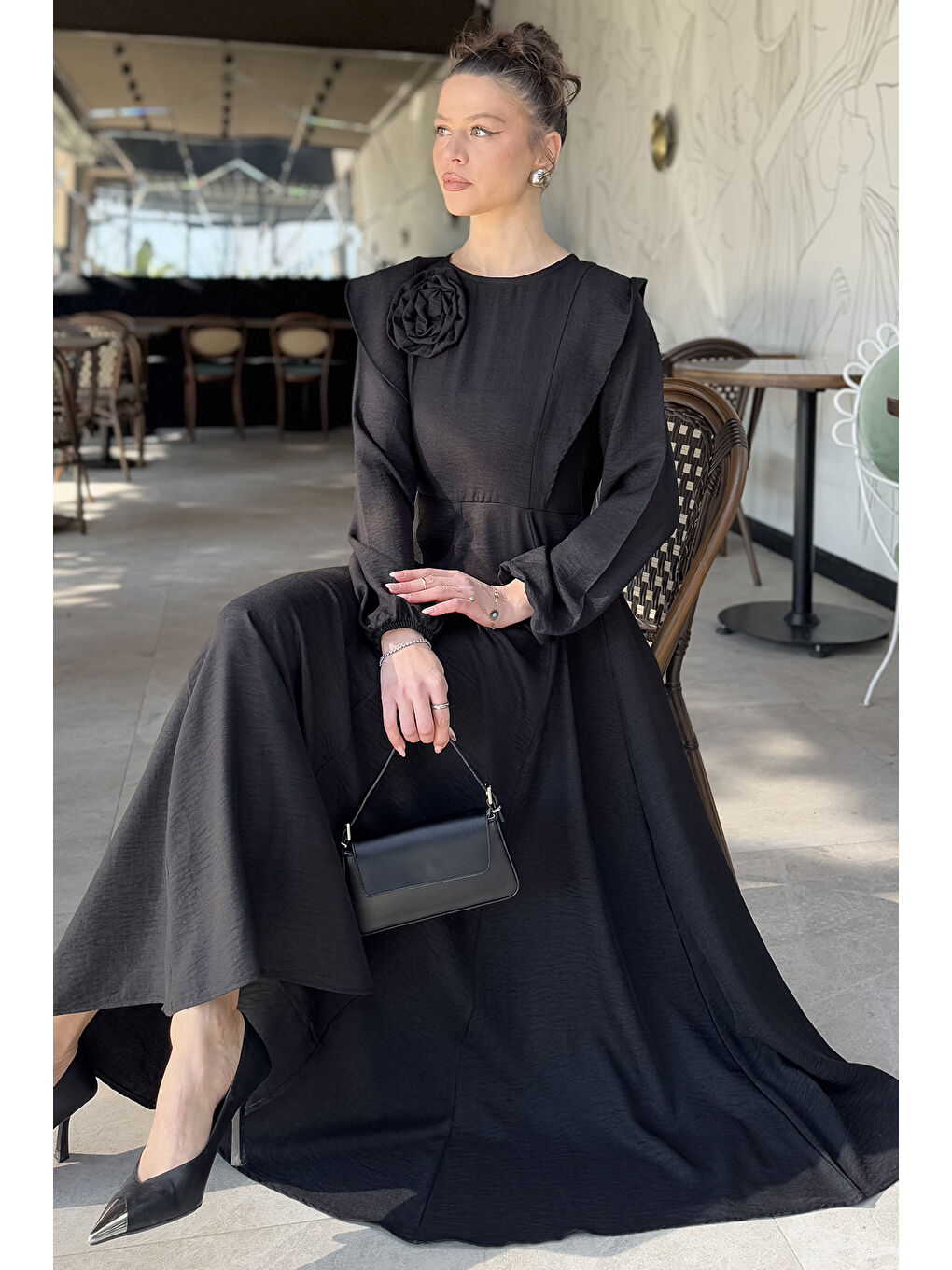 Siyah Gül Detaylı Kadın Kloş Elbise-1