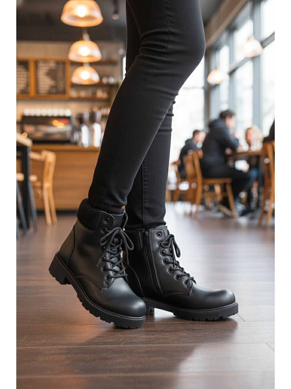 Siyah İçi Polarlı Kaymaz Kadın Bot Marc 4030 Z-2