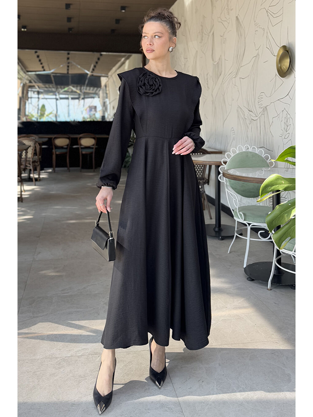 Siyah Gül Detaylı Kadın Kloş Elbise-2