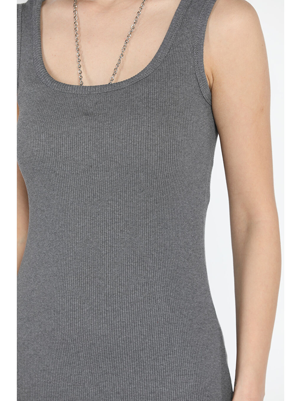 Gri Kaşkorse Kare Yaka Askılı Elbise-3