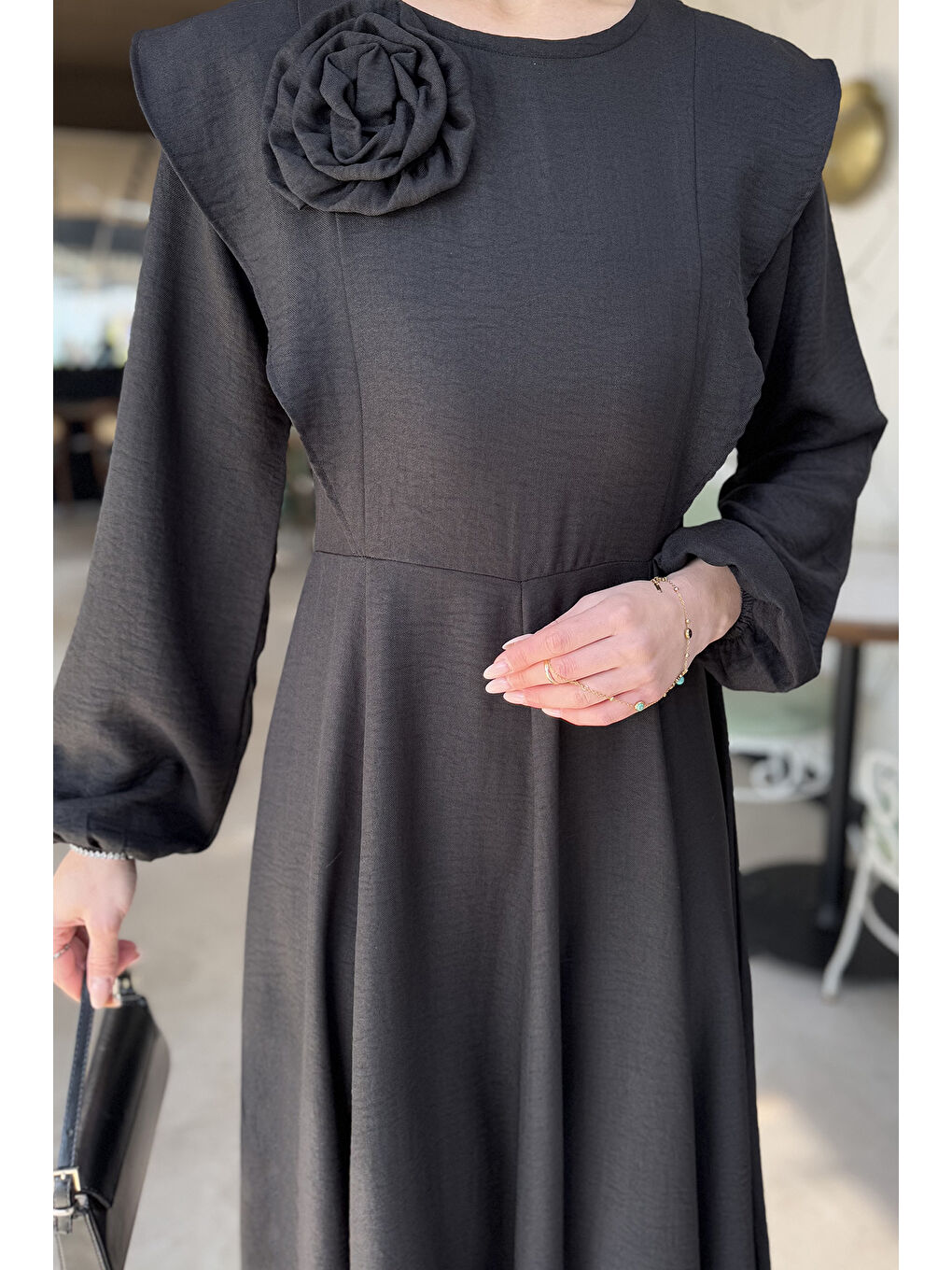 Siyah Gül Detaylı Kadın Kloş Elbise-3