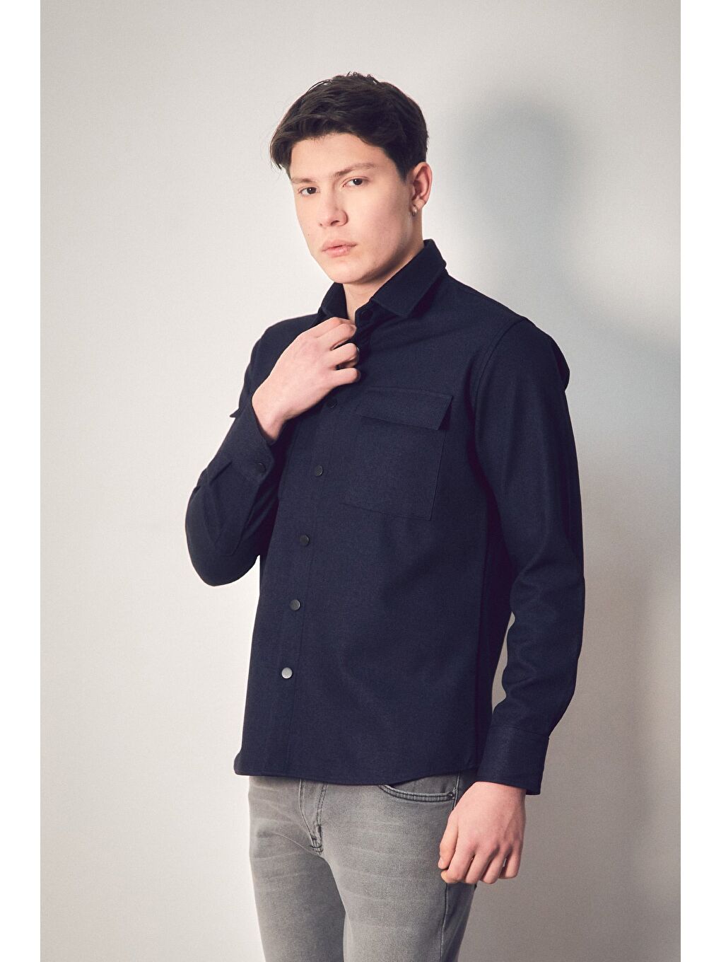 Lacivert Basic Çift Cepli Çıtçıtlı Gömlek