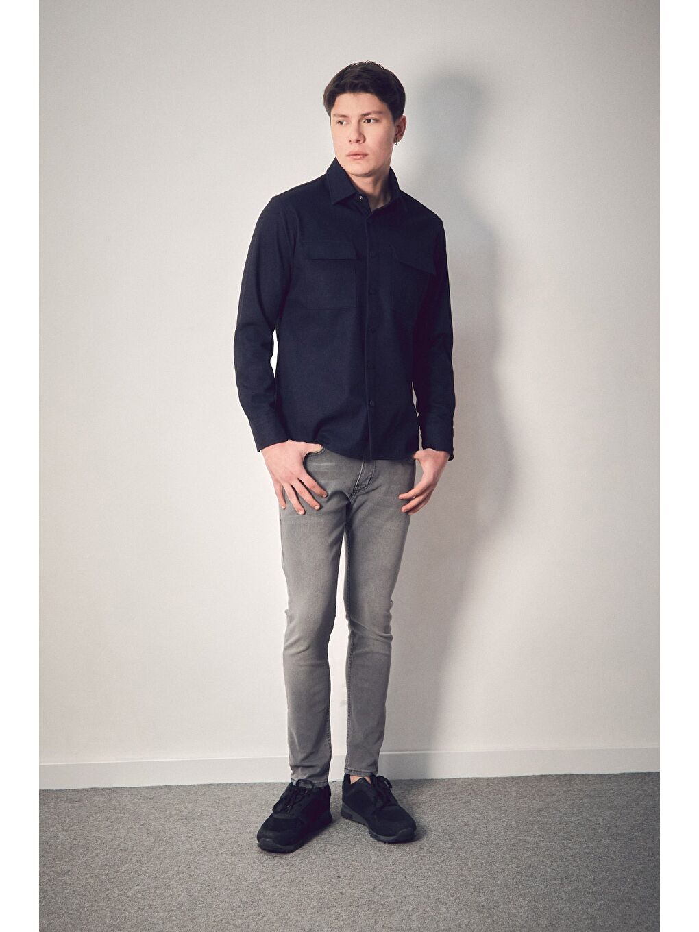 Lacivert Basic Çift Cepli Çıtçıtlı Gömlek-2