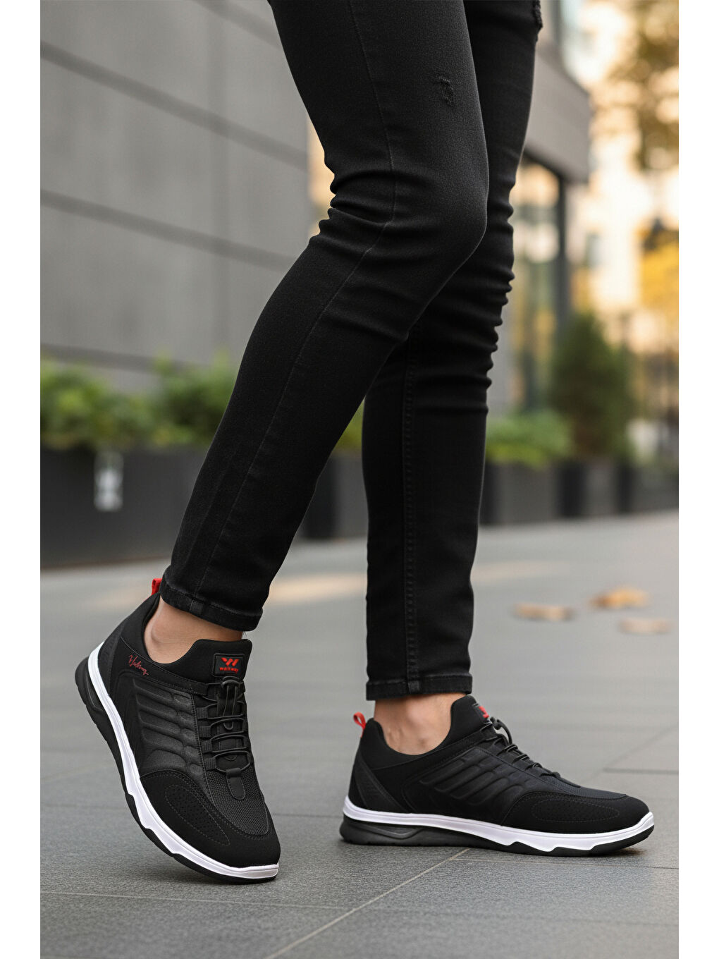 Siyah Kırmızı Elastik Bağcıklı Hafif Esnek Erkek Spor Ayakkabı Dong 2534 M-2