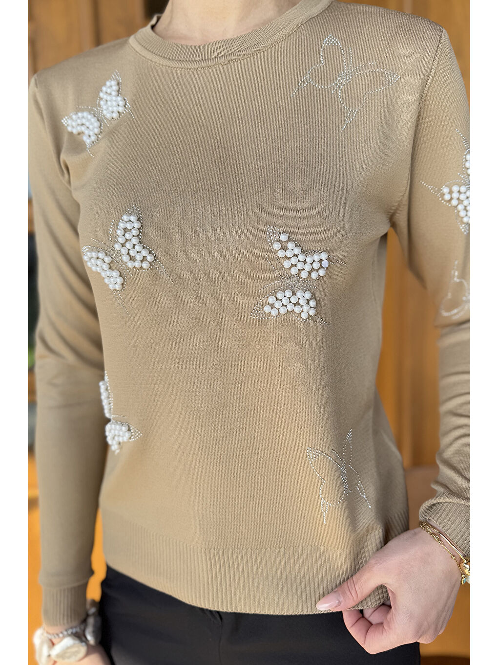 Bej Kelebek Taşlı Triko Bluz-2