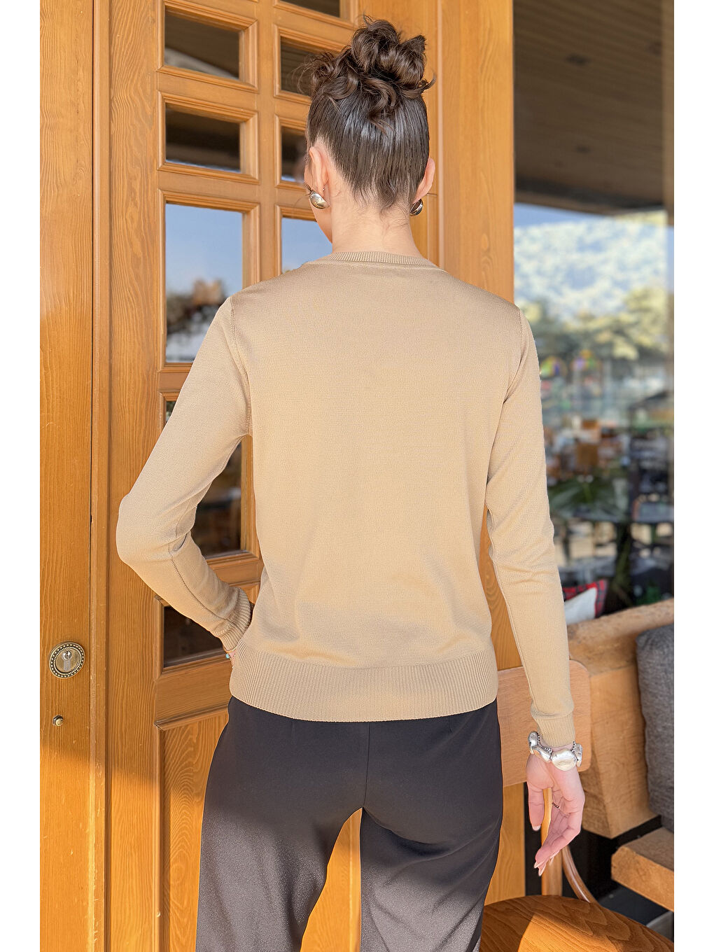 Bej Kelebek Taşlı Triko Bluz-3