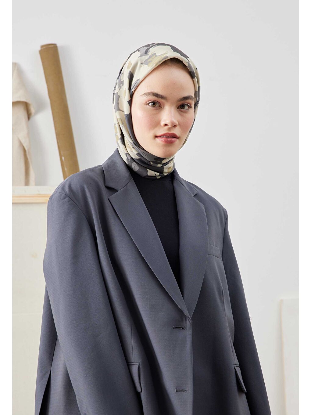 Gri Multı Flower Desen Pamuk İpek Eşarp Gümüş-1