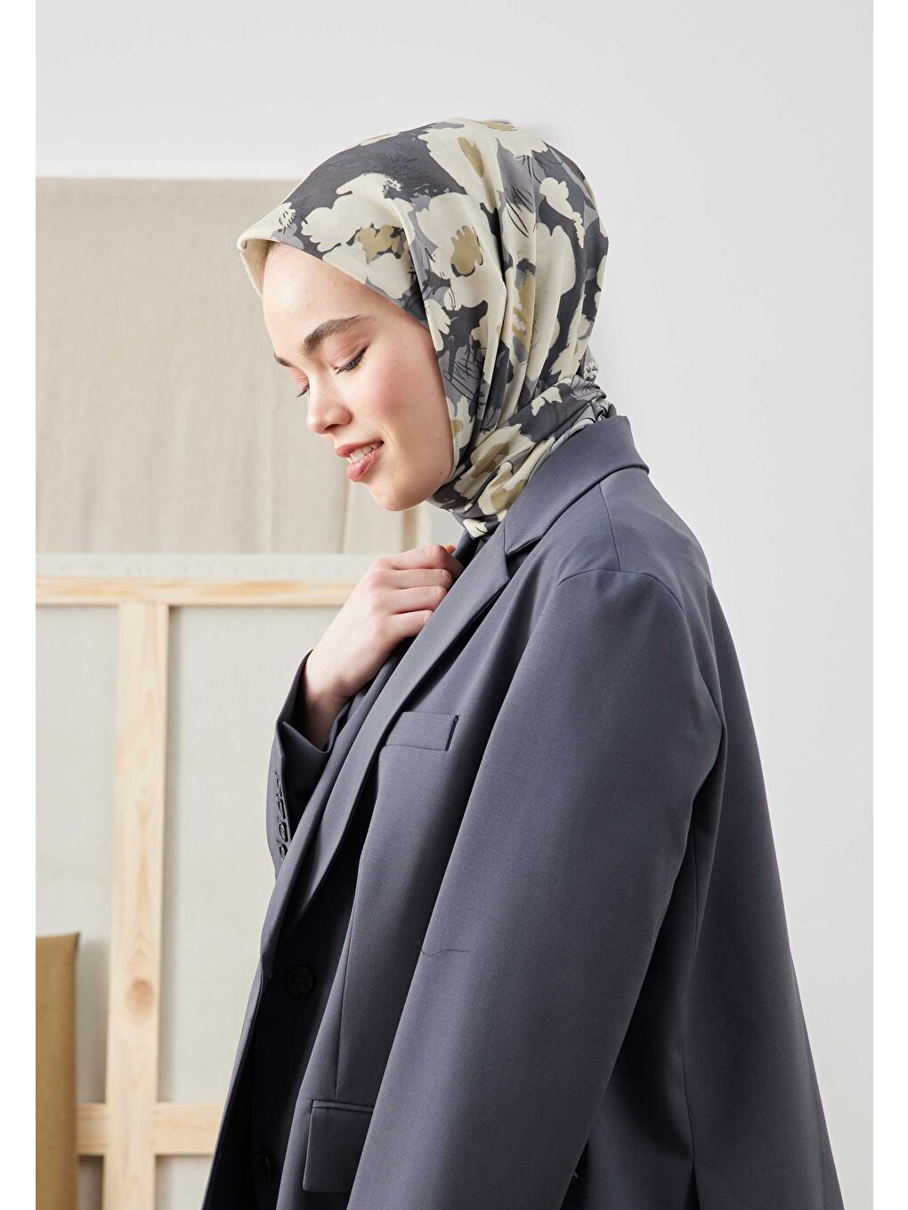 Gri Multı Flower Desen Pamuk İpek Eşarp Gümüş-2