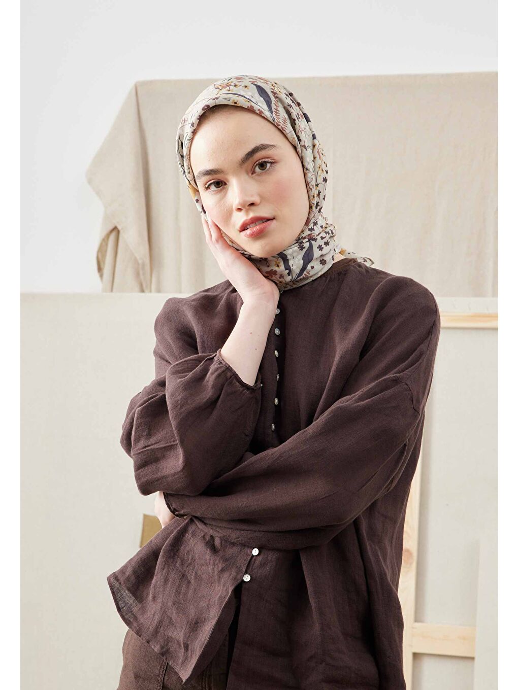 Tıny Garden Desen Pamuk İpek Eşarp Bej-3