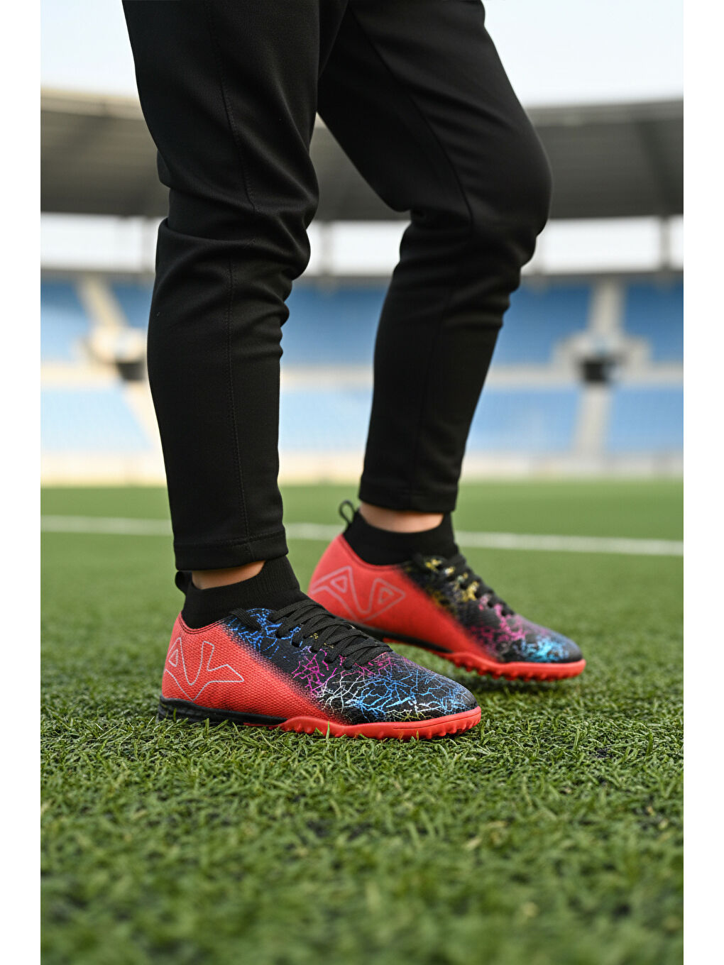 Siyah Fuşya Bilekten Lastikli Unisex Halı Saha Ayakkabısı GH-252-153 G-2