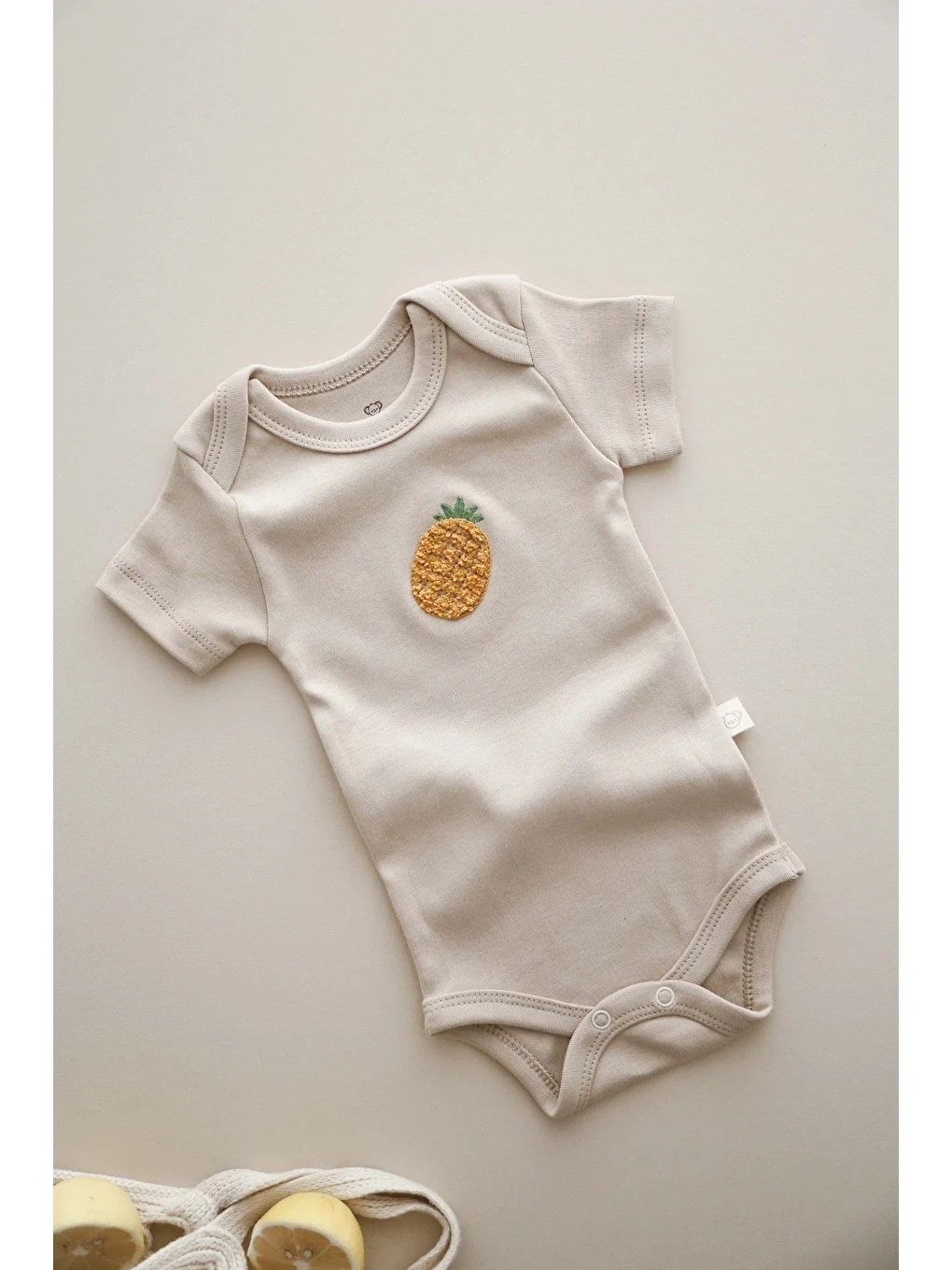 Bej Ananas Nakışlı Çıt Çıtlı Body-zıbın-1