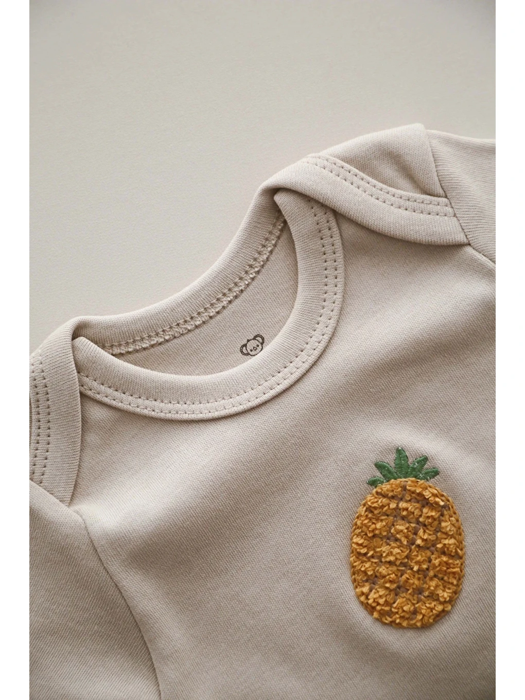 Bej Ananas Nakışlı Çıt Çıtlı Body-zıbın-2