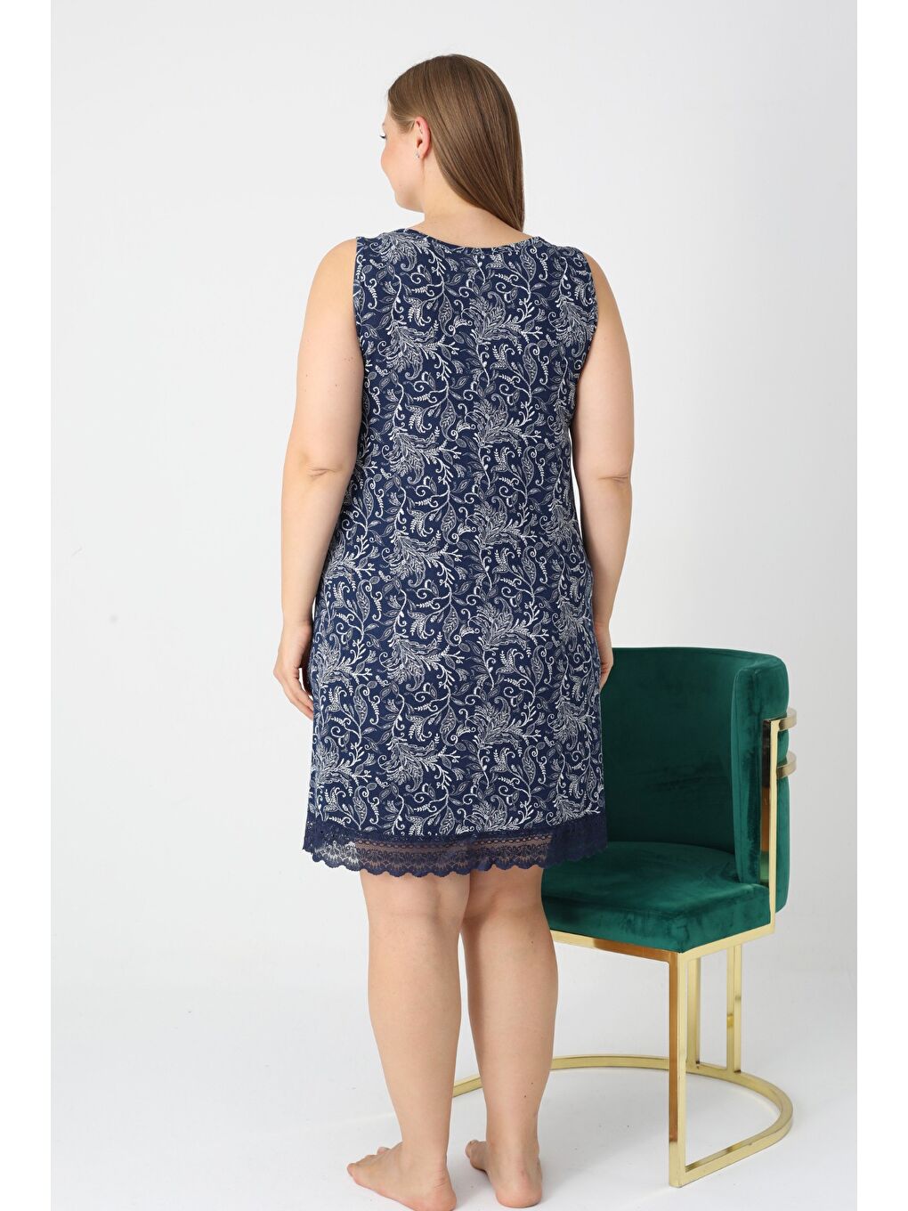 Büyük Beden Lacivert Desenli Askılı Dantelli V Yaka Elastanlı Viskon Gecelik-3
