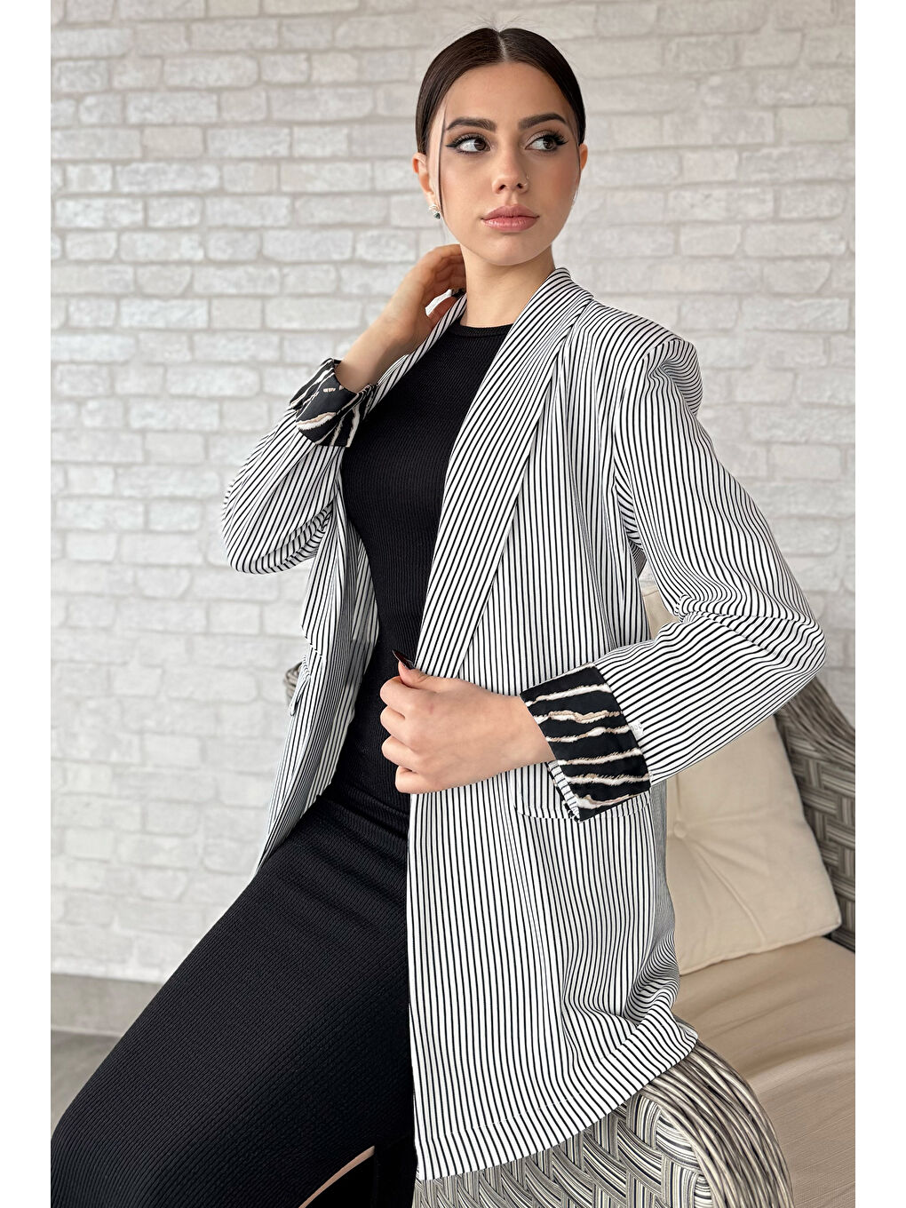 Beyaz Kadın Çizgili Kol Detaylı Blazer Ceket-1