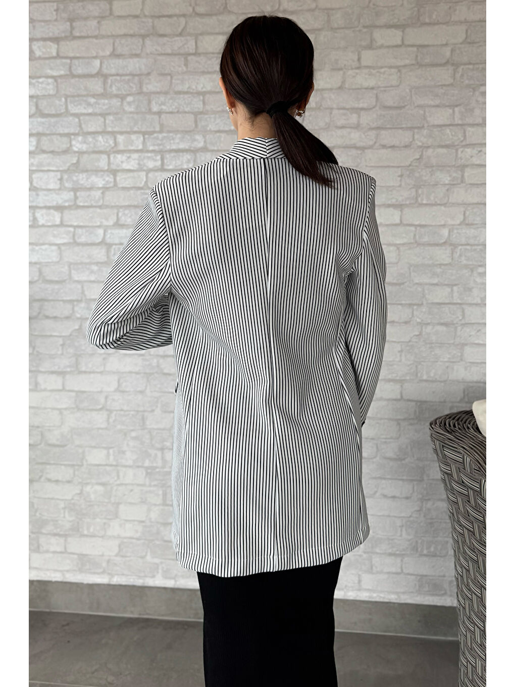 Beyaz Kadın Çizgili Kol Detaylı Blazer Ceket-3