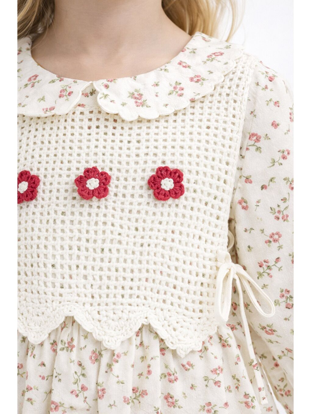 Kırmızı Çiçek Desenli Nakışlı Süveterli Kız Çocuk Müslin Elbise 23578-3