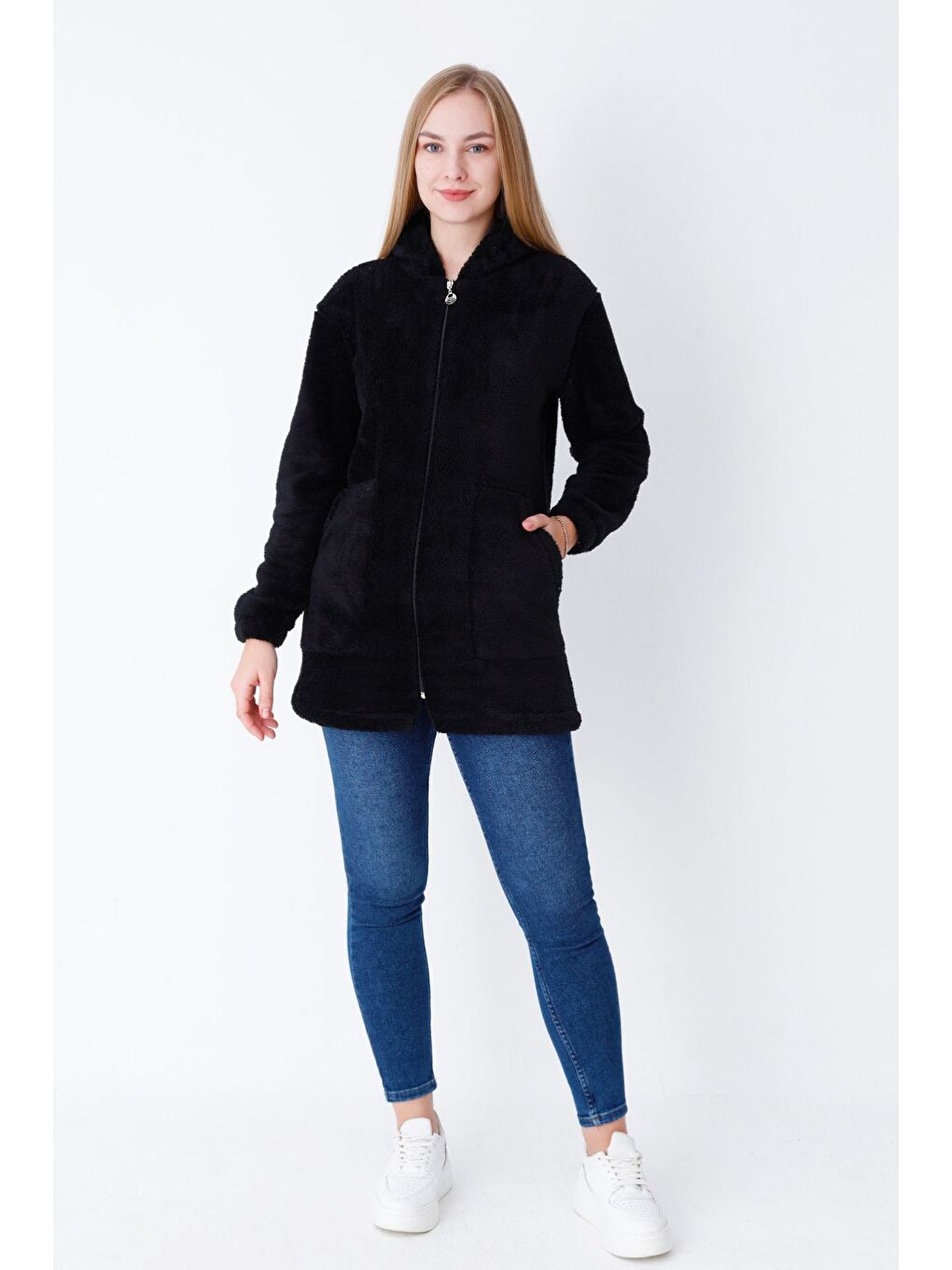 Siyah Pelüş Kapüşonlu Cepli Kadın Hırka-3