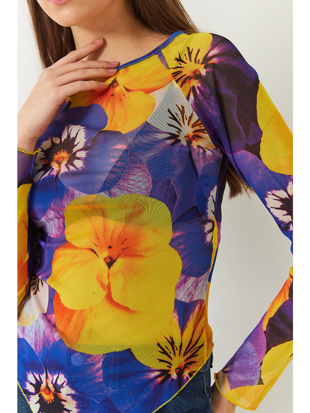 Mor Kadın Bisiklet Yaka Dijital Baskılı Asimetrik Kesim Tül Bluz-4