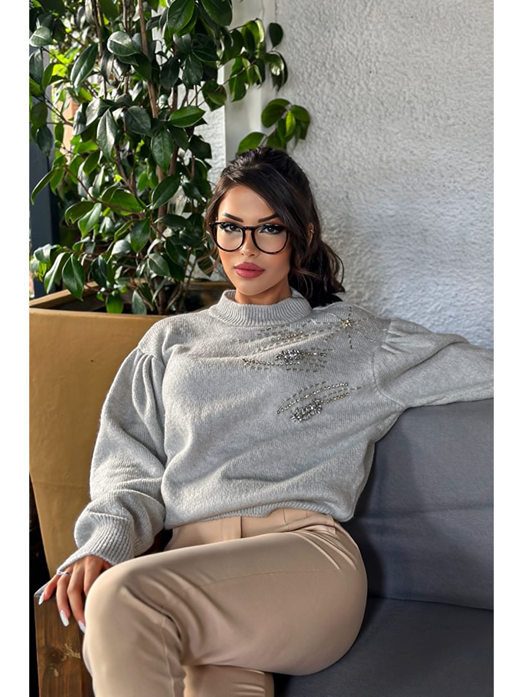 Gri Boncuk İşlemeli Yarım Balıkçı Yaka Triko Kazak E-184-4