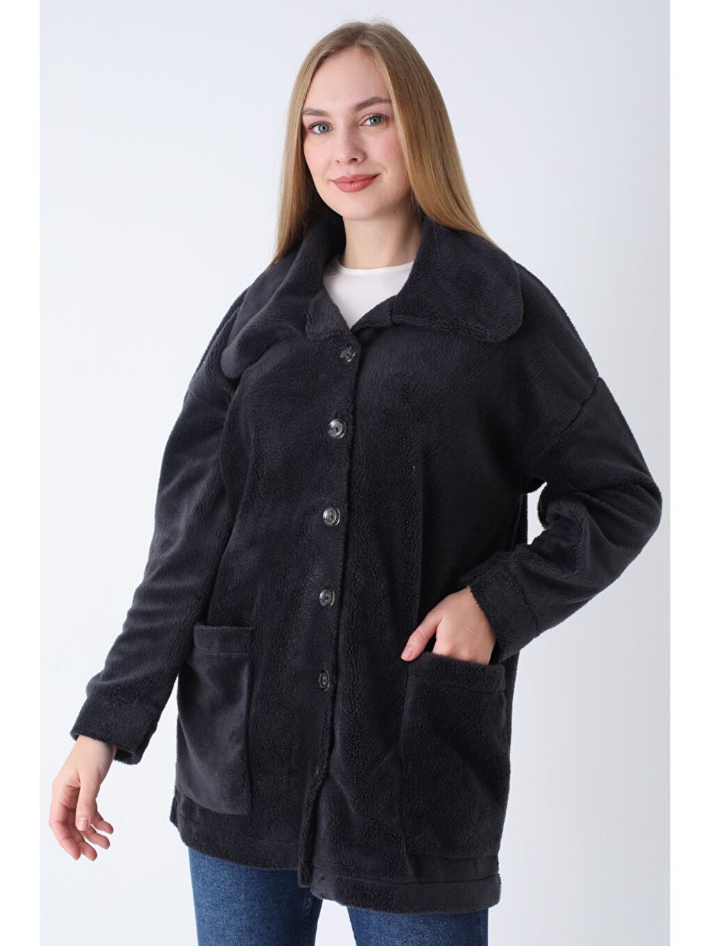 Kadın Antrasit Oversize Uzun Kollu Cepli Yakalı Düğmeli Pelüş Hırka Ceket-1