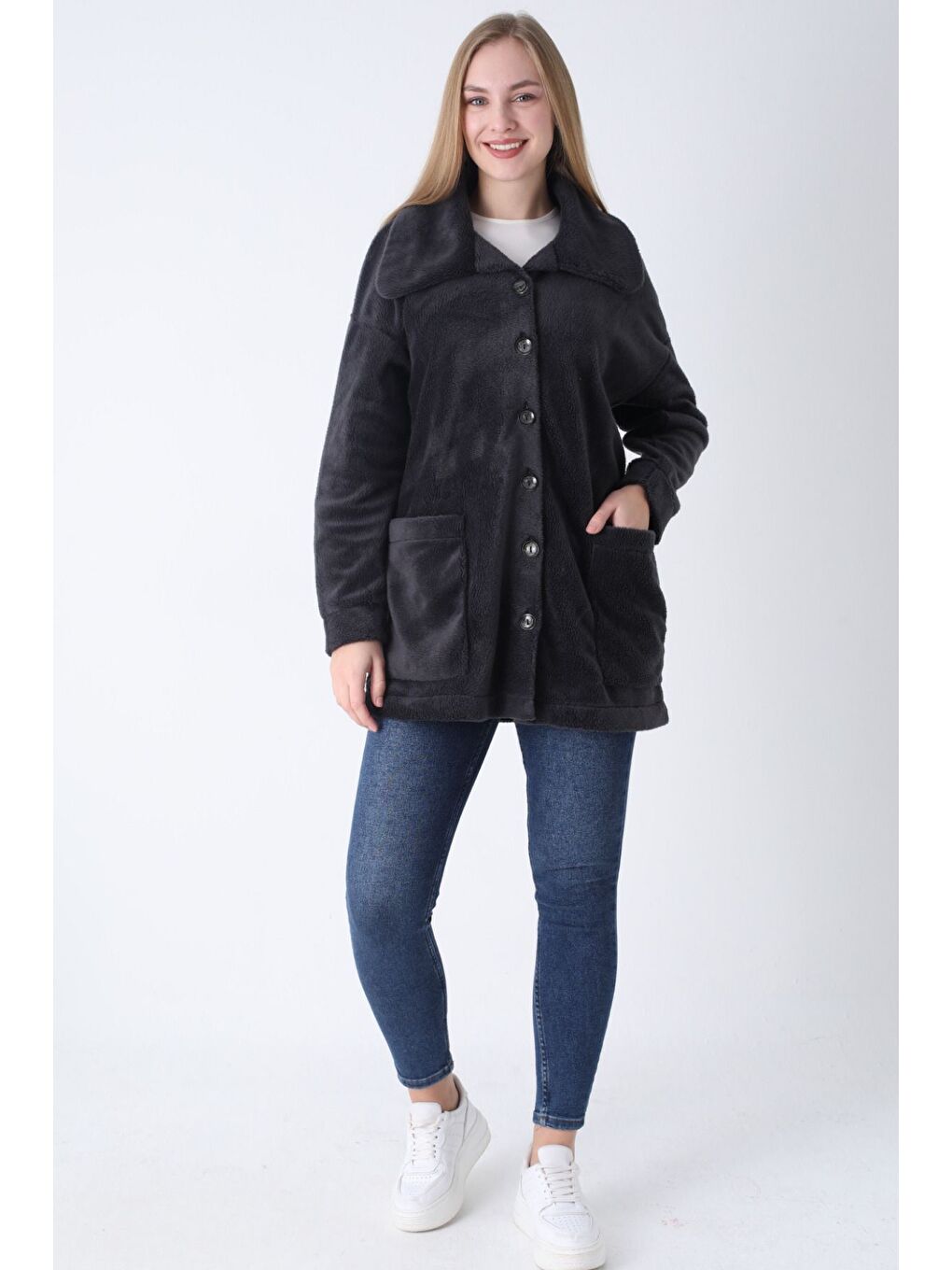 Kadın Antrasit Oversize Uzun Kollu Cepli Yakalı Düğmeli Pelüş Hırka Ceket-2