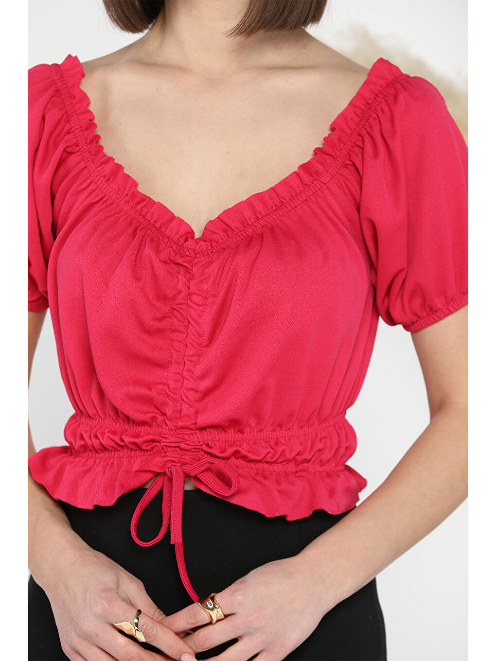 Fuşya Karpuz Kol Bel Lastikli Fırfır Detaylı Kadın Crop Bluz-3