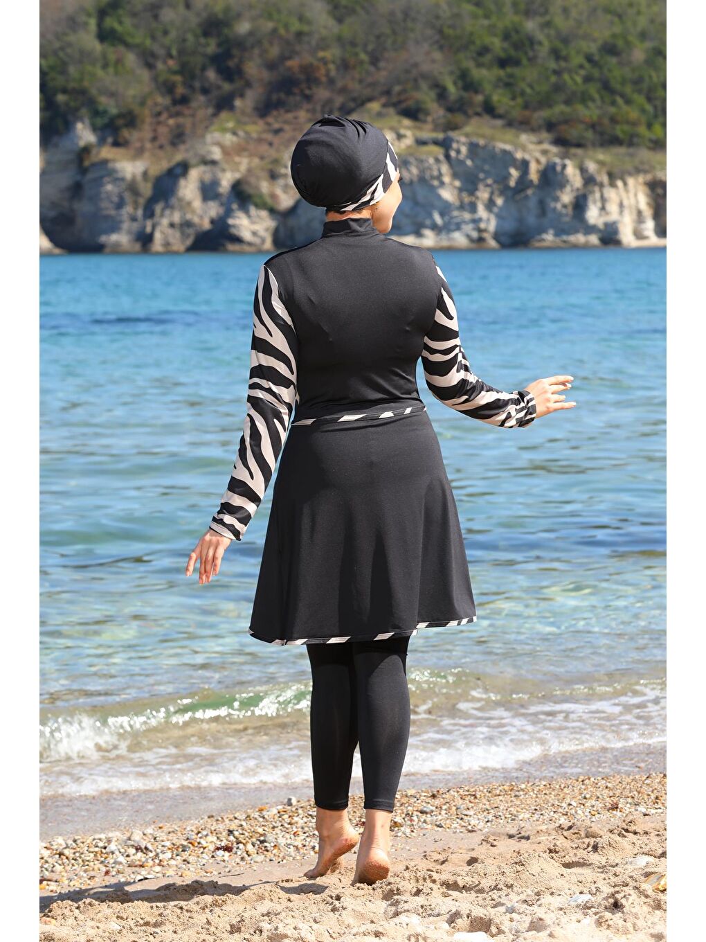 Siyah Garnili Pareo Model Tasarım Taytlı Kapalı Tesettür Mayo 335512-6