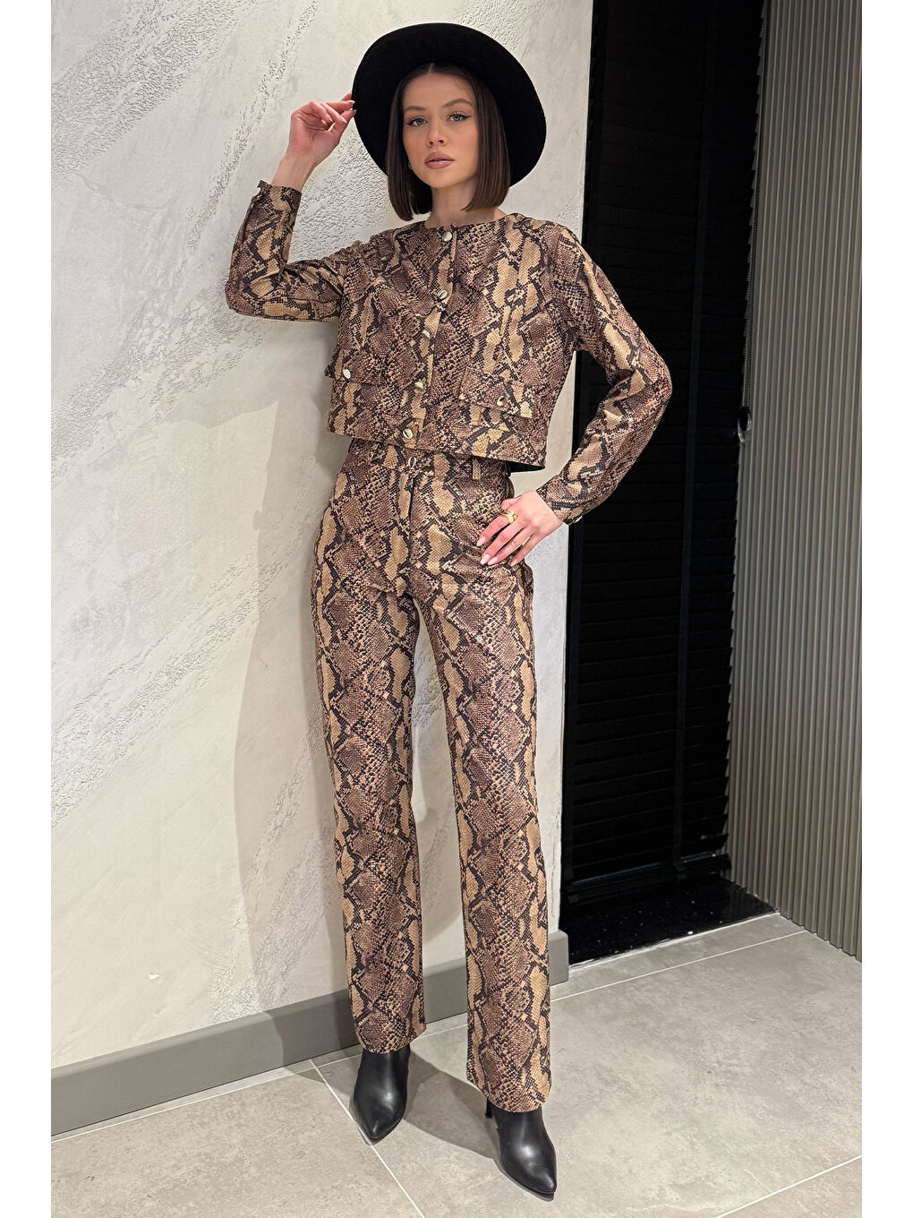 Bej Kendinden Desenli Kadın Ceket Pantolon İkili Takım-1