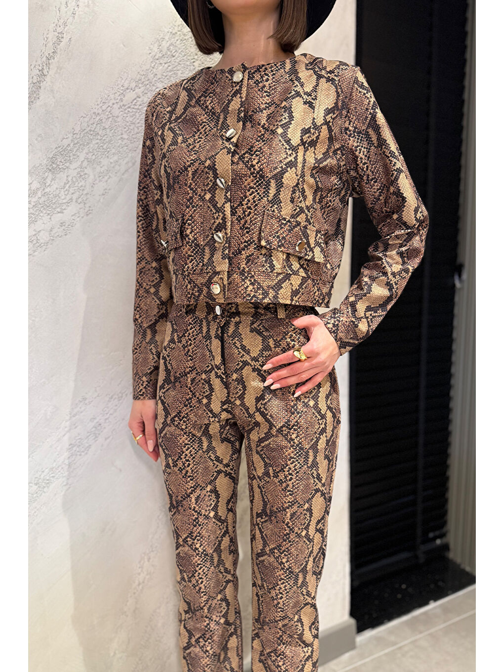 Bej Kendinden Desenli Kadın Ceket Pantolon İkili Takım-2