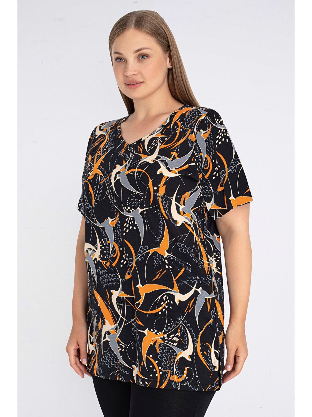 Siyah Desenli Kısa Kollu Pamuklu Kadın Büyük Beden T-Shirt-1