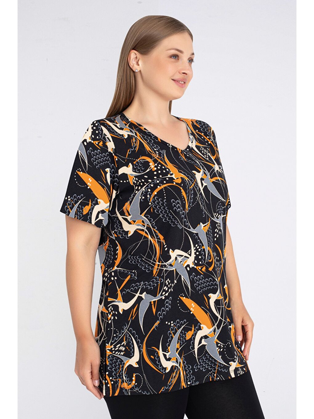 Siyah Desenli Kısa Kollu Pamuklu Kadın Büyük Beden T-Shirt-2