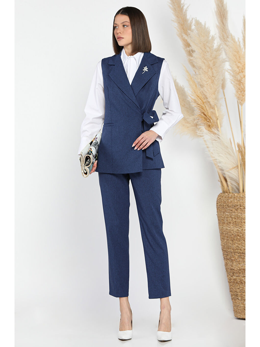 Lacivert Kadın Broş Detaylı Yelek Pantolon İkili Takım