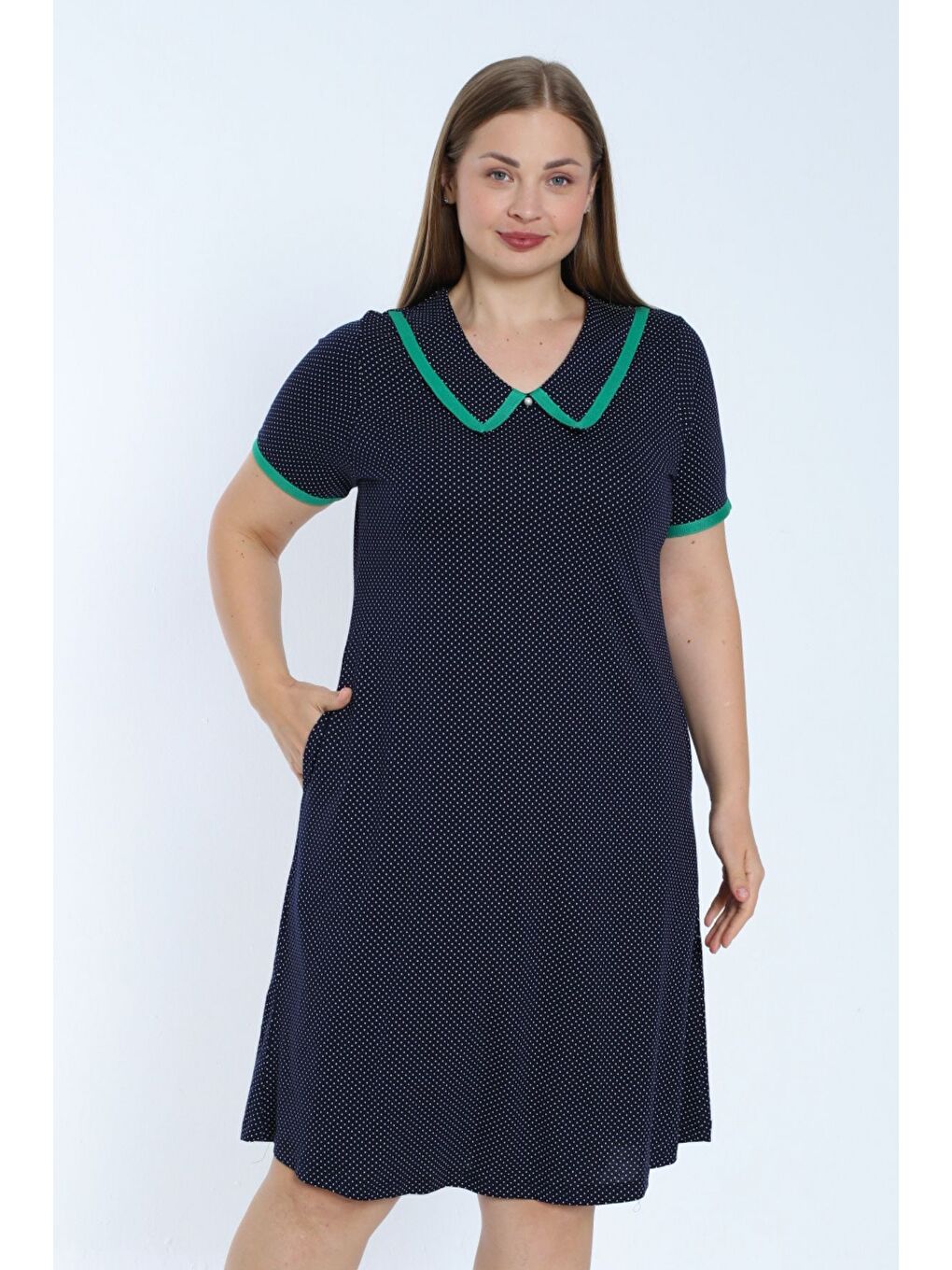 Kadın Lacivert Puantiyeli Biyeli Cepli Büyük Beden Kısa Kollu Pamuklu Elbise