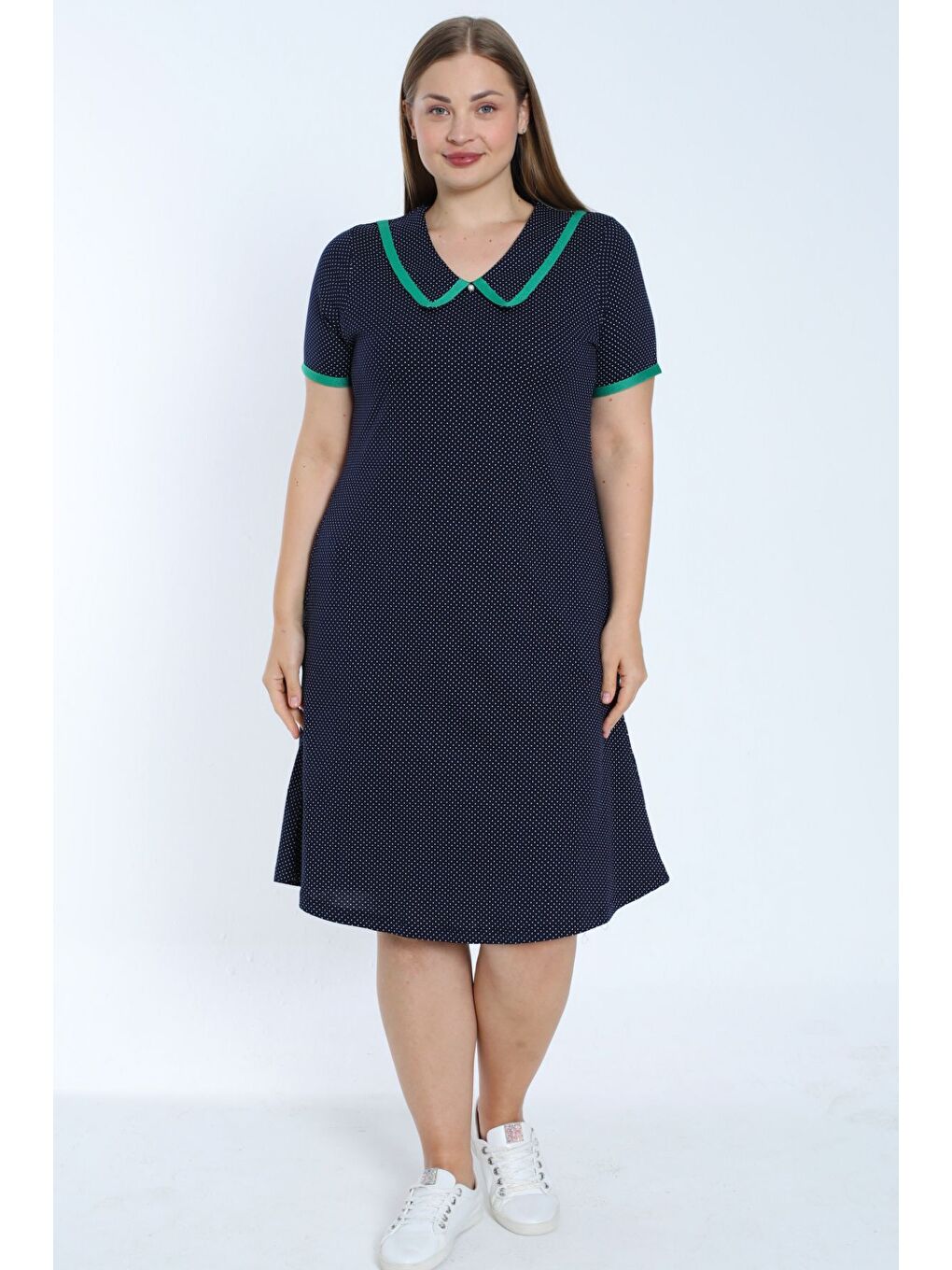 Kadın Lacivert Puantiyeli Biyeli Cepli Büyük Beden Kısa Kollu Pamuklu Elbise-4