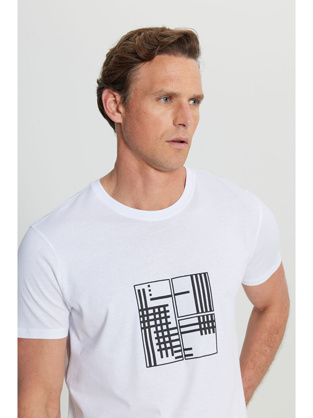 Erkek Beyaz Pamuklu Slim Fit Dar Kesim Baskılı Esnek Tişört-3