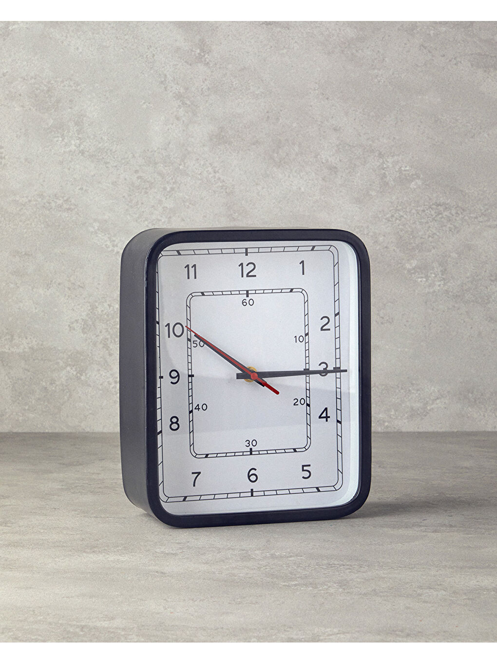 Albie Masa Saati Siyah