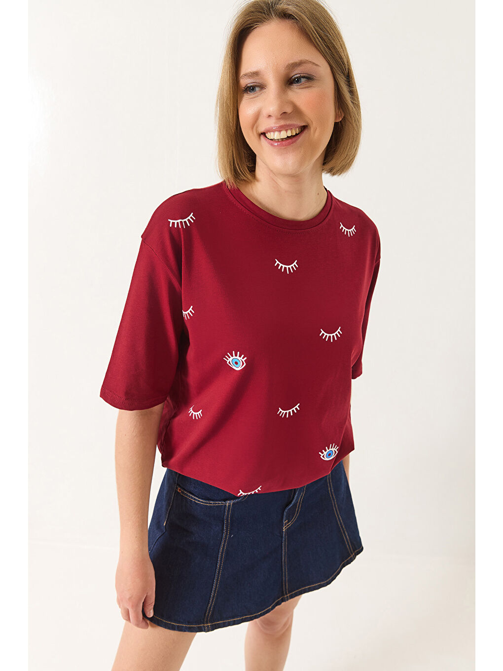 Bordo Kadın Göz Baskılı Kısa Kollu Pamuklu Oversize T-Shirt-3