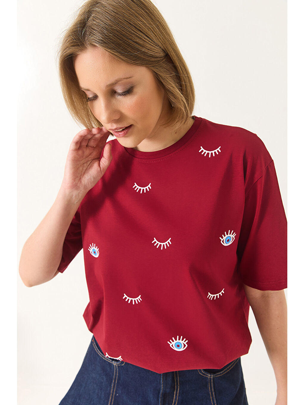 Bordo Kadın Göz Baskılı Kısa Kollu Pamuklu Oversize T-Shirt-5