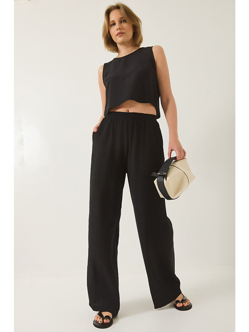 Siyah Kadın Bağlama Detaylı Yelekli Yüksek Bel Pantolonlu Yazlık Alt-Üst Takım-2