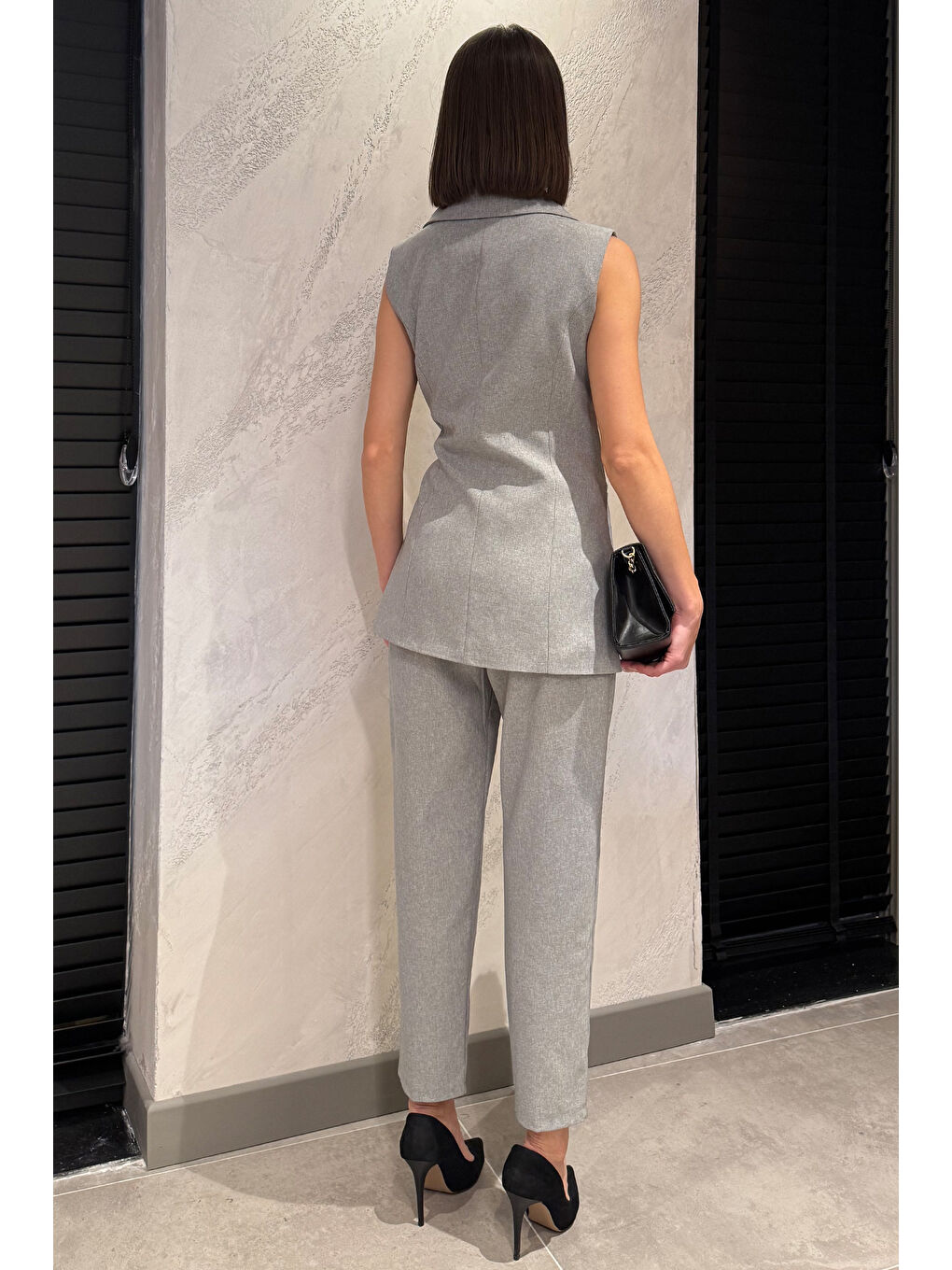 Gri Kadın Broş Detaylı Yelek Pantolon İkili Takım-4