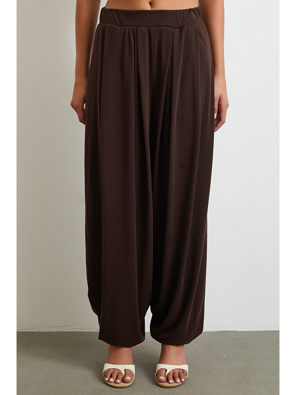 Karışık Paça Detaylı Şalvar Pantolon Kahve-3