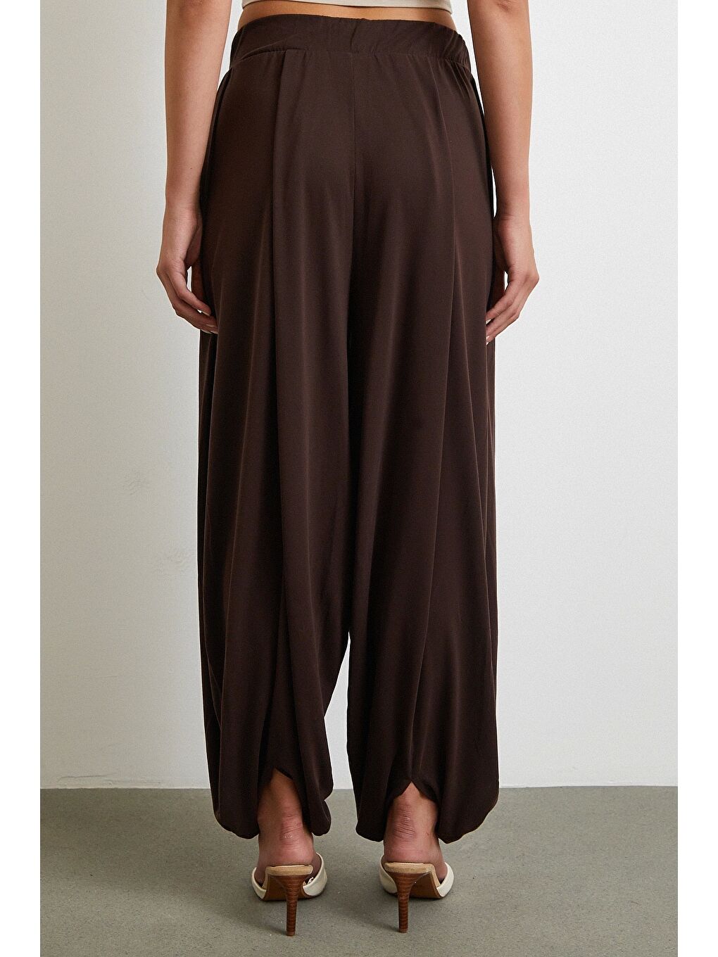 Karışık Paça Detaylı Şalvar Pantolon Kahve-5