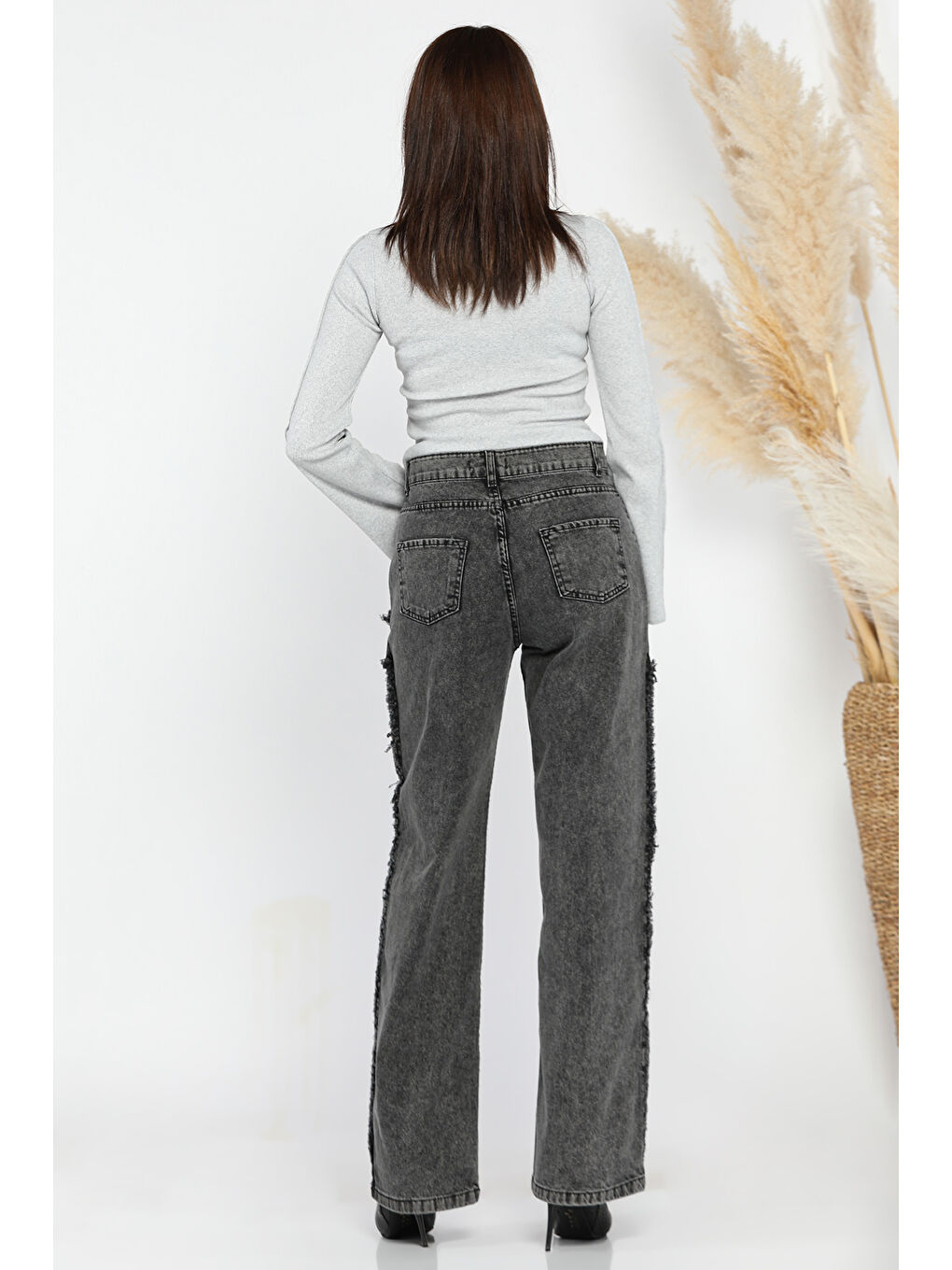Antrasit Püsküllü Tarz Kadın Bol Paça Jean Pantolon-3