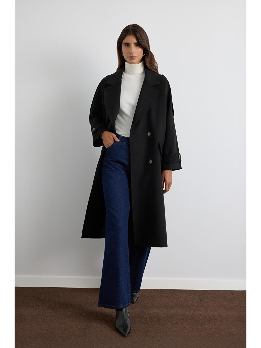 Kruvaze Yaka Apolet Detaylı Kaşe Kaban Siyah-4