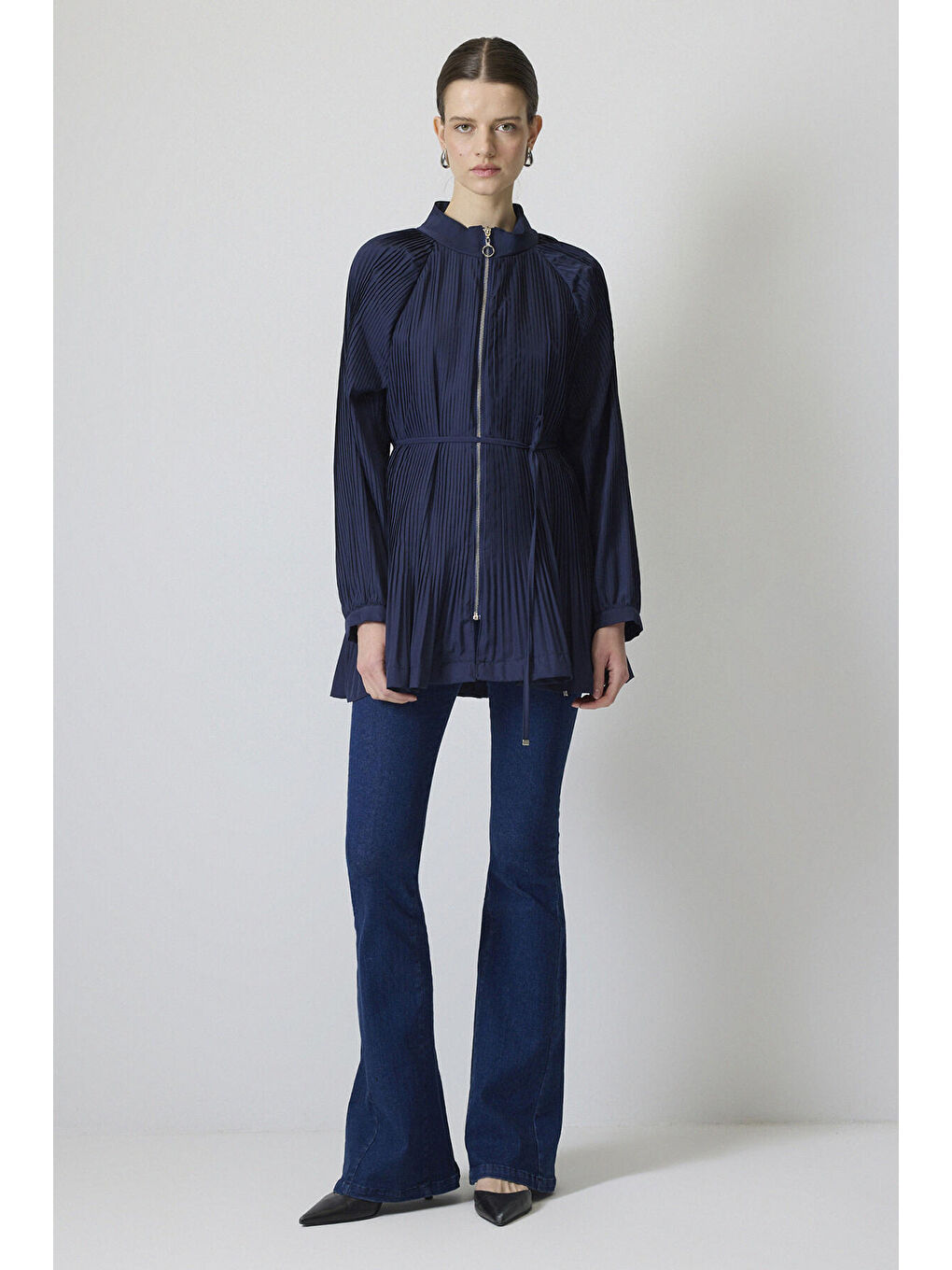 Lacivert Pileli Önü Fermuarlı Ceket