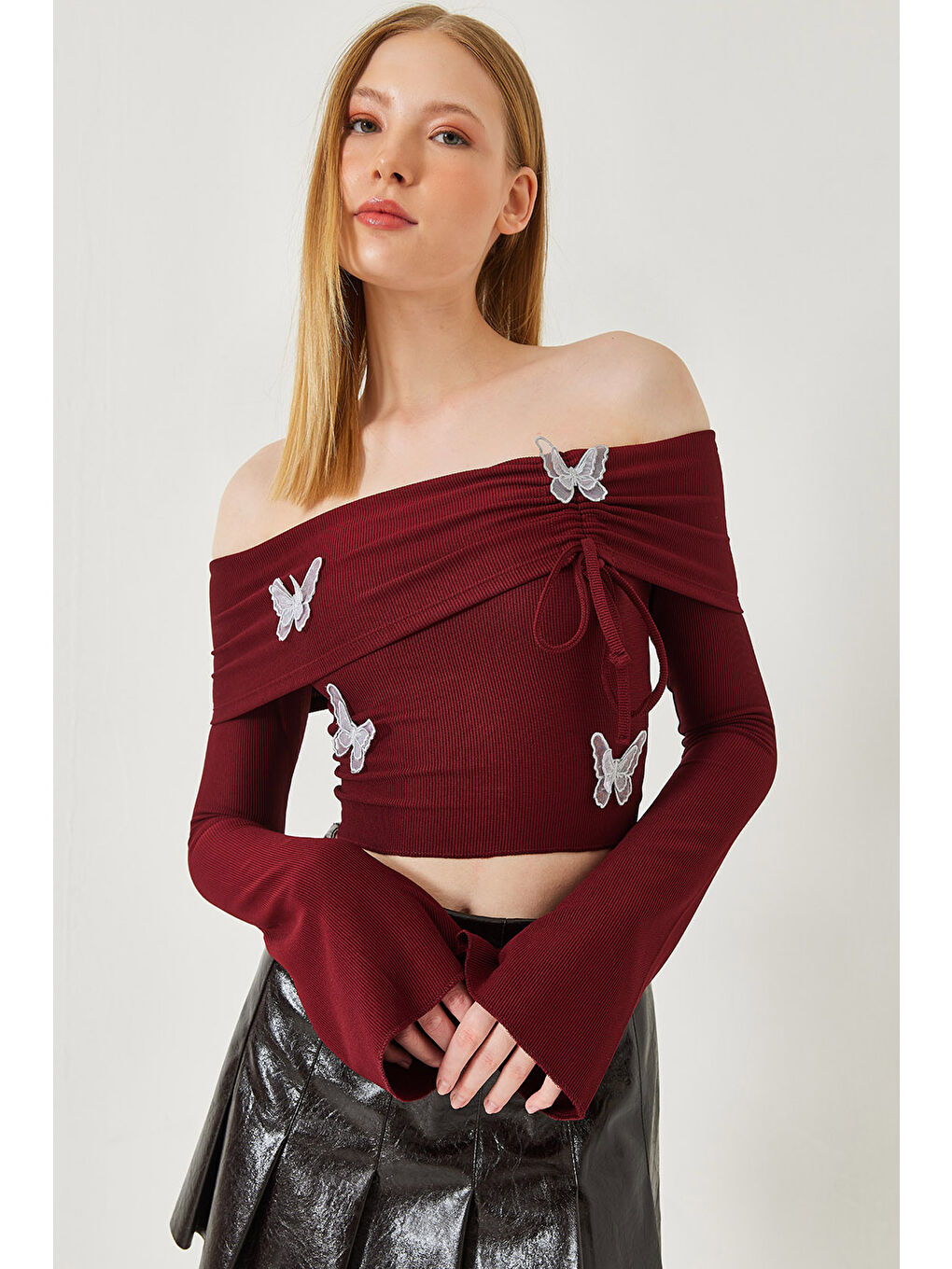 Bordo Kadın Madonna Yaka Kelebek Detaylı Bluz