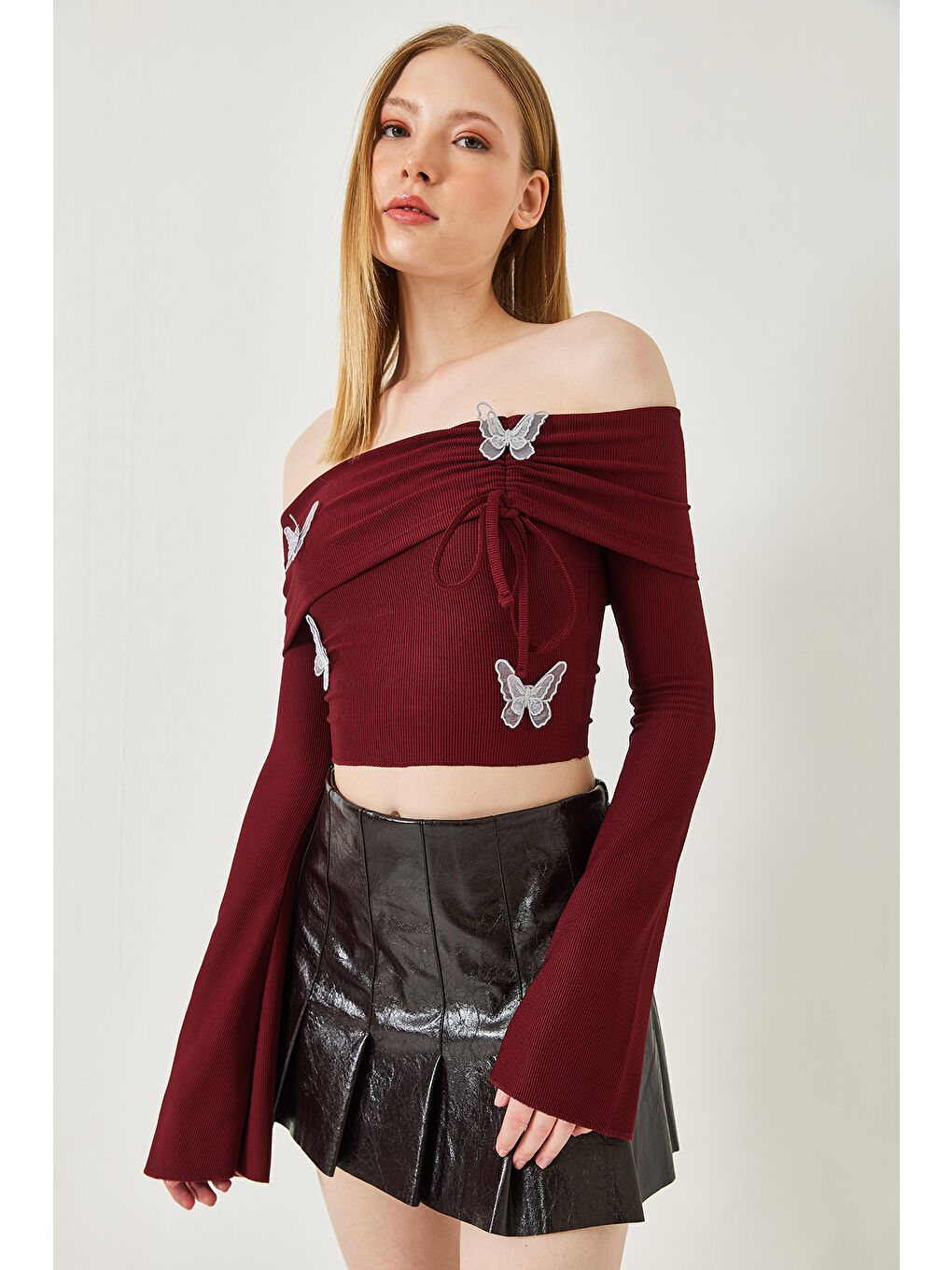 Bordo Kadın Madonna Yaka Kelebek Detaylı Bluz-1