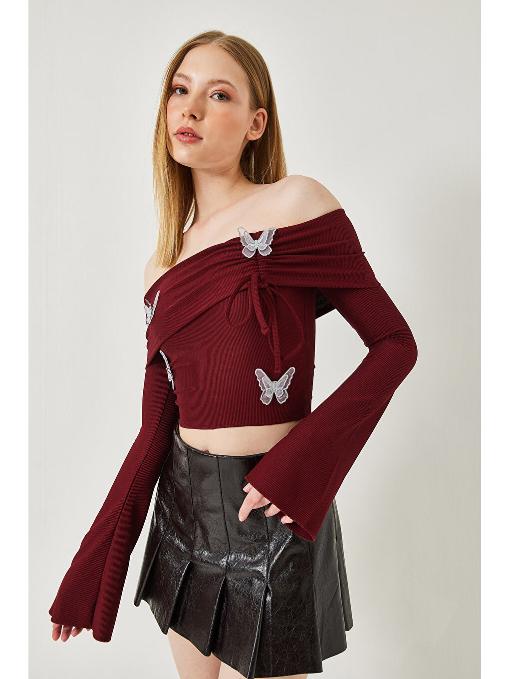 Bordo Kadın Madonna Yaka Kelebek Detaylı Bluz-2