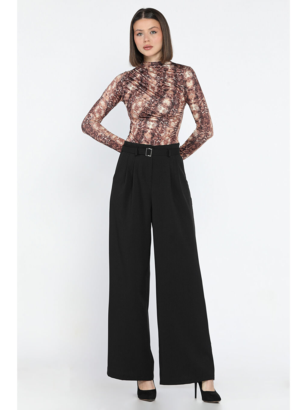 Siyah Kadın Yüksek Bel Kemer Detaylı Pileli Pantolon-1